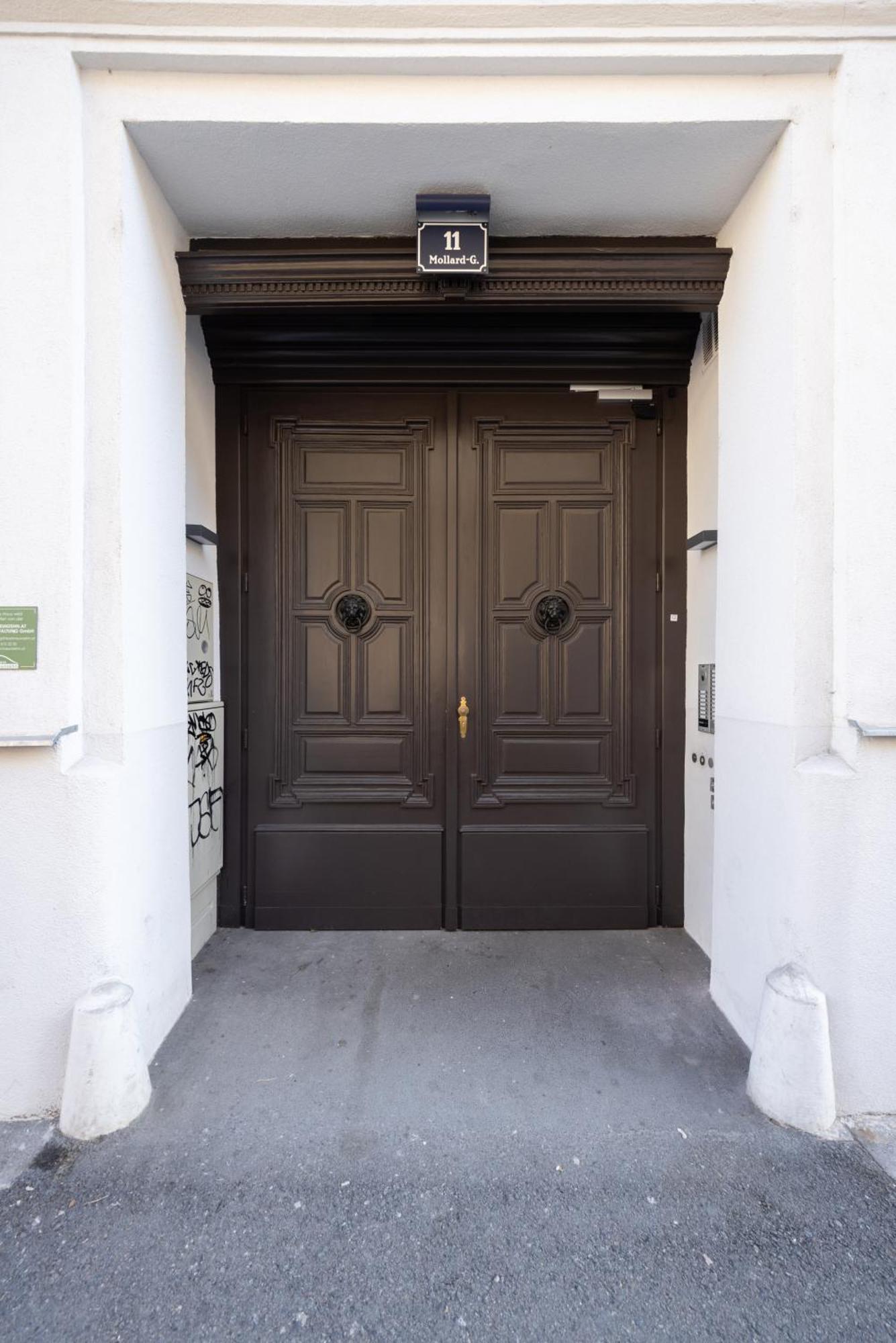 Apartment Premium With Free Parking Garage *