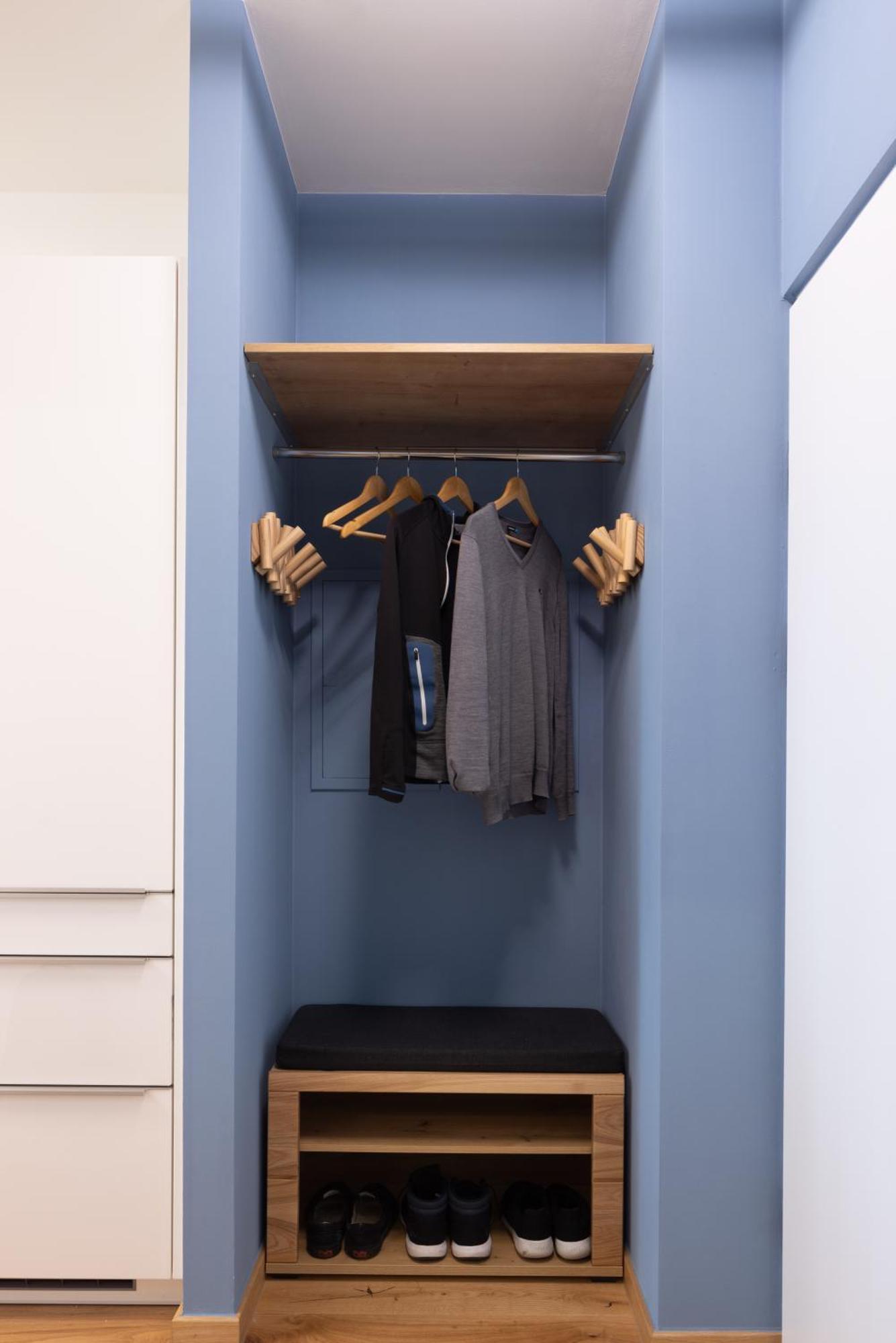Premium With Free Parking Garage Apartment